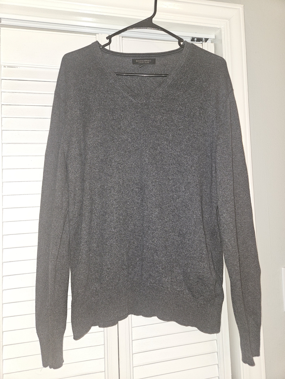 Banana Republic Luxury Blend Charcoal Gray V-Neck Men's Sweater